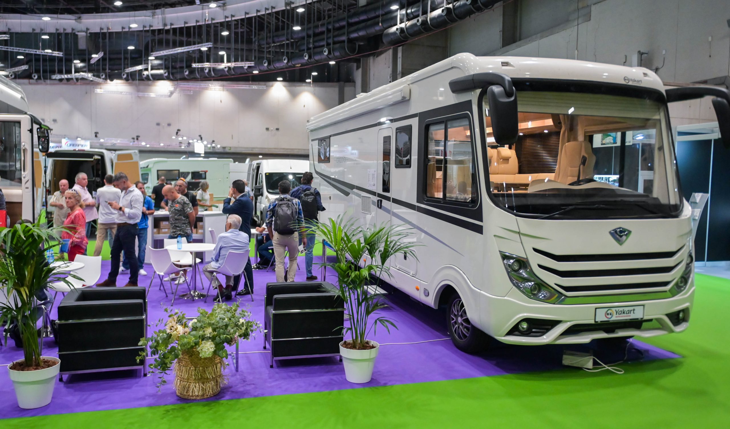 Autocaravanas de lujo, minicaravanas para “rutear” y campers sostenibles: las innovaciones del camping y el caravaning que te esperan en IFEMA Madrid hasta este domingo